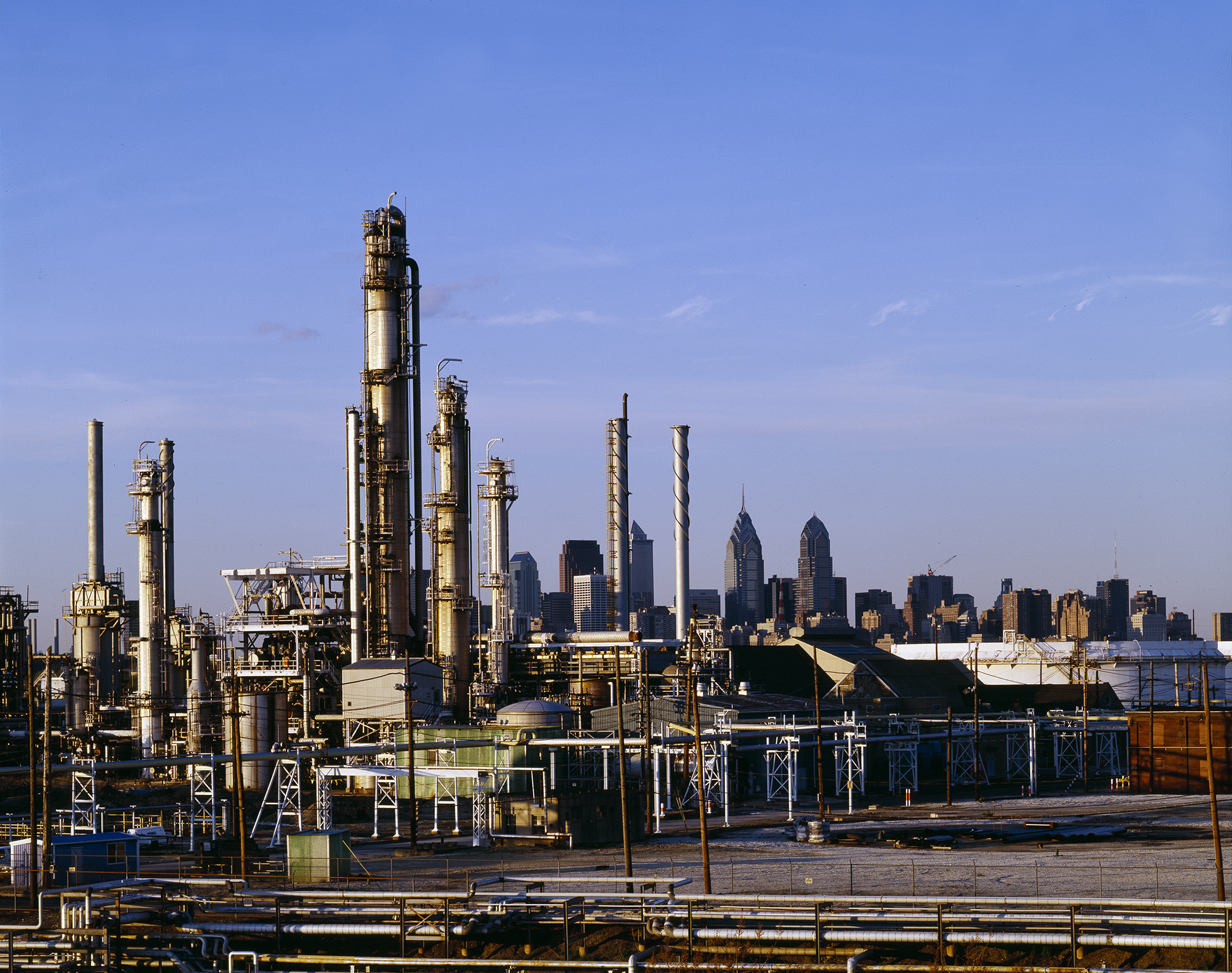 Philadelphia refinery in the daylight