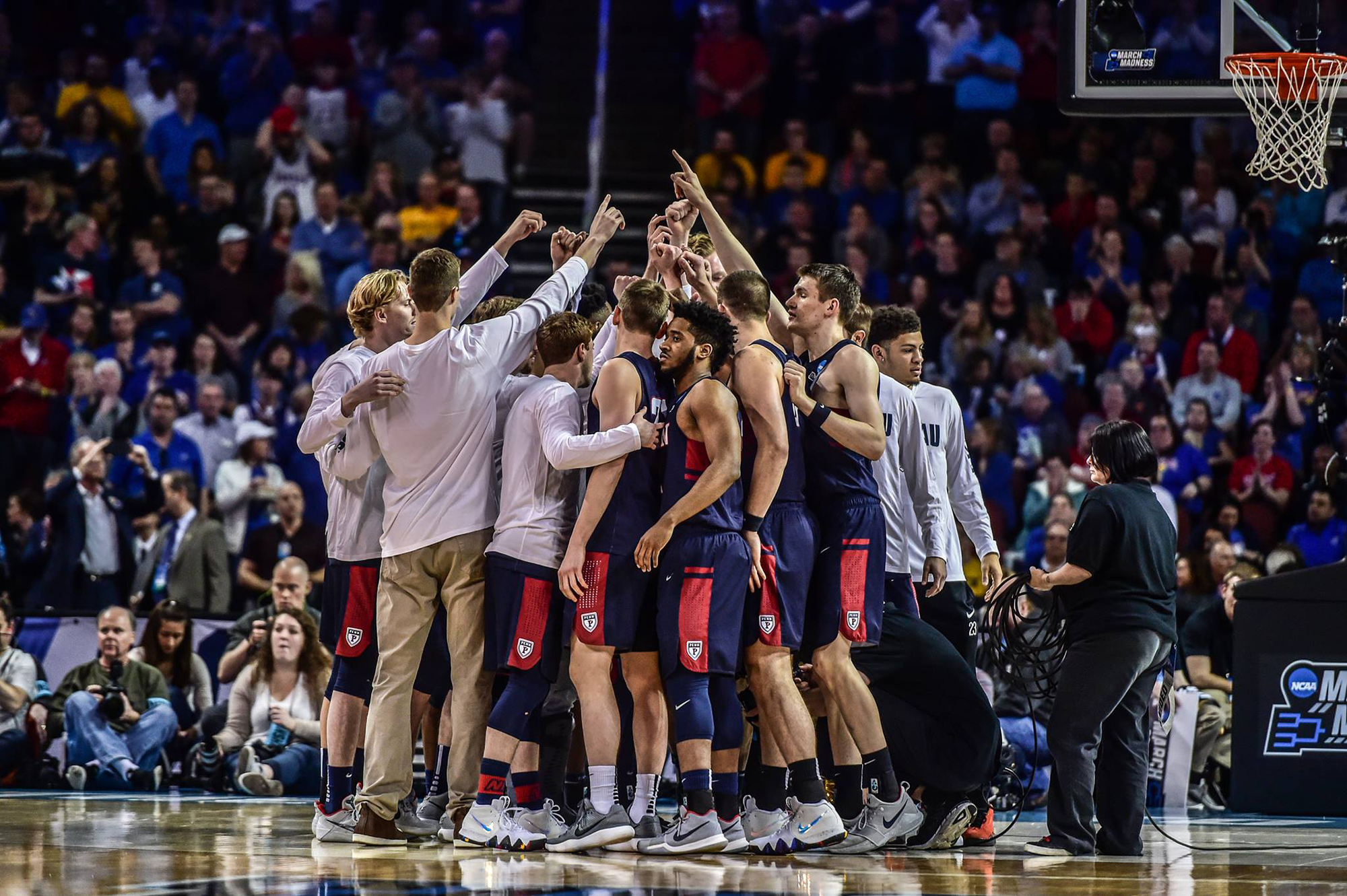 Basketball teams on sale playing today