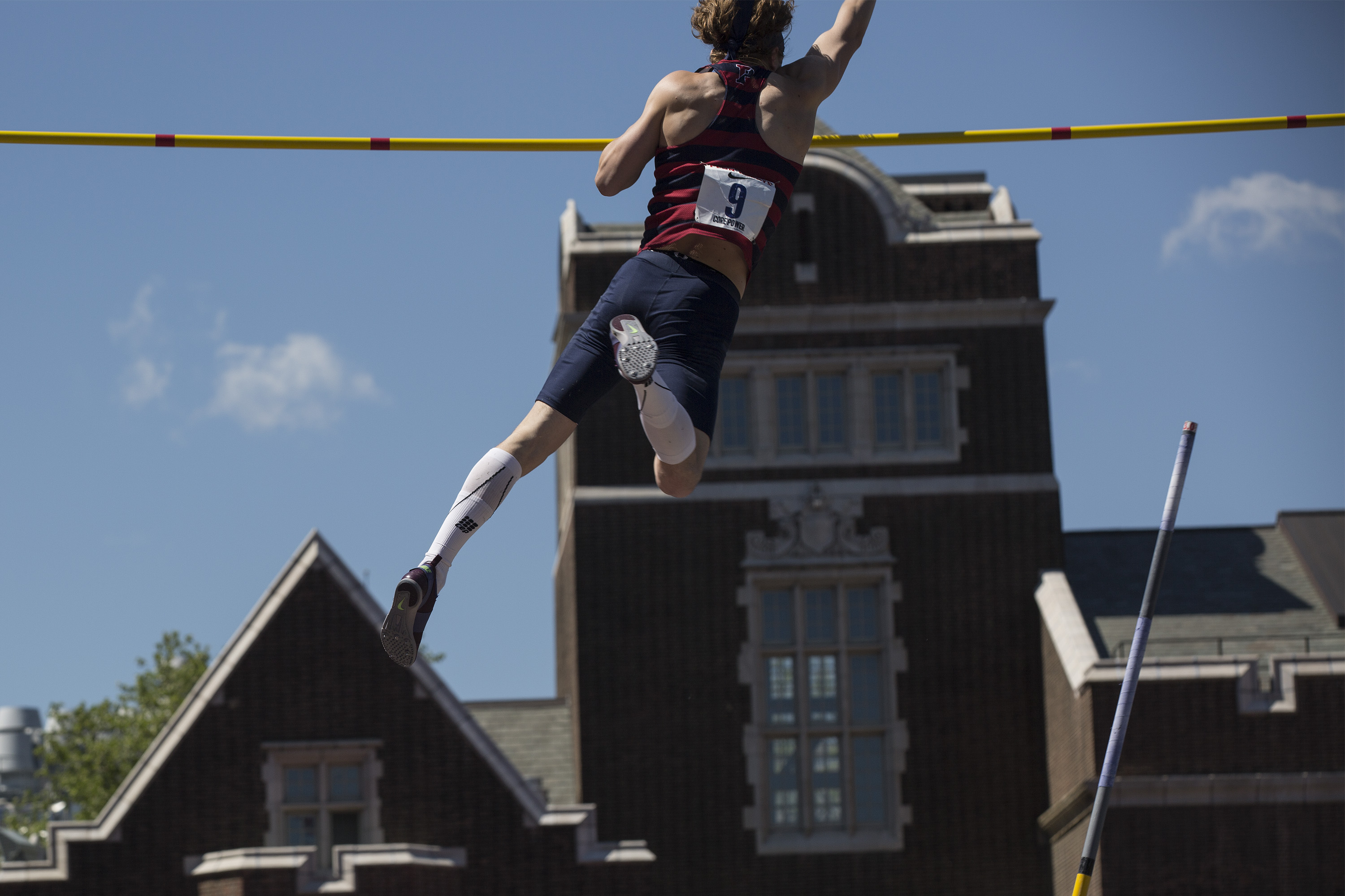 Payton Morris competes in the College Men's Pole Vault