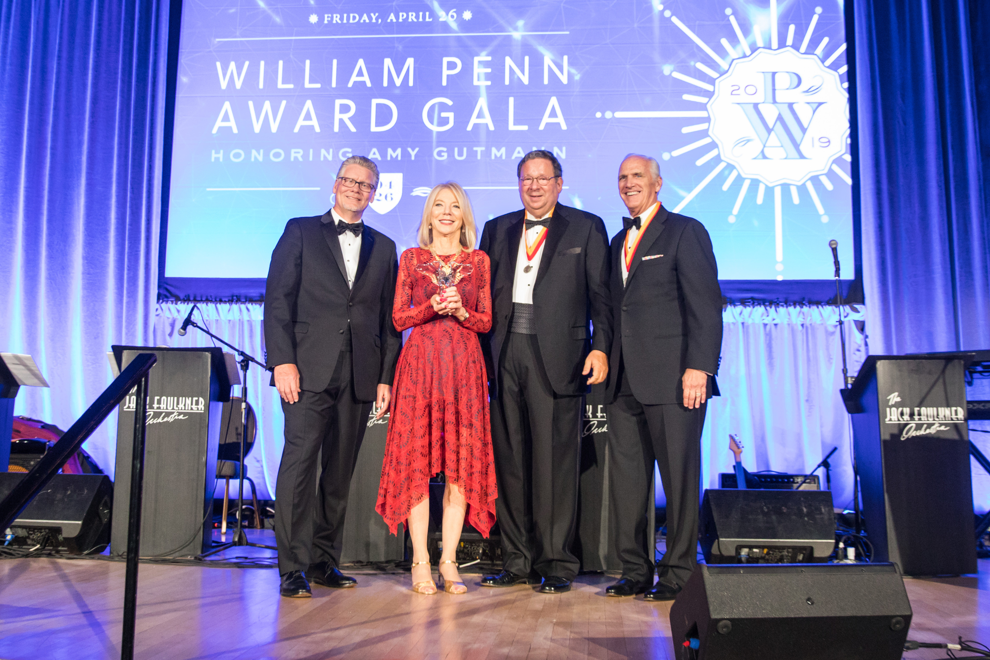 amy gutmann receiving william penn award