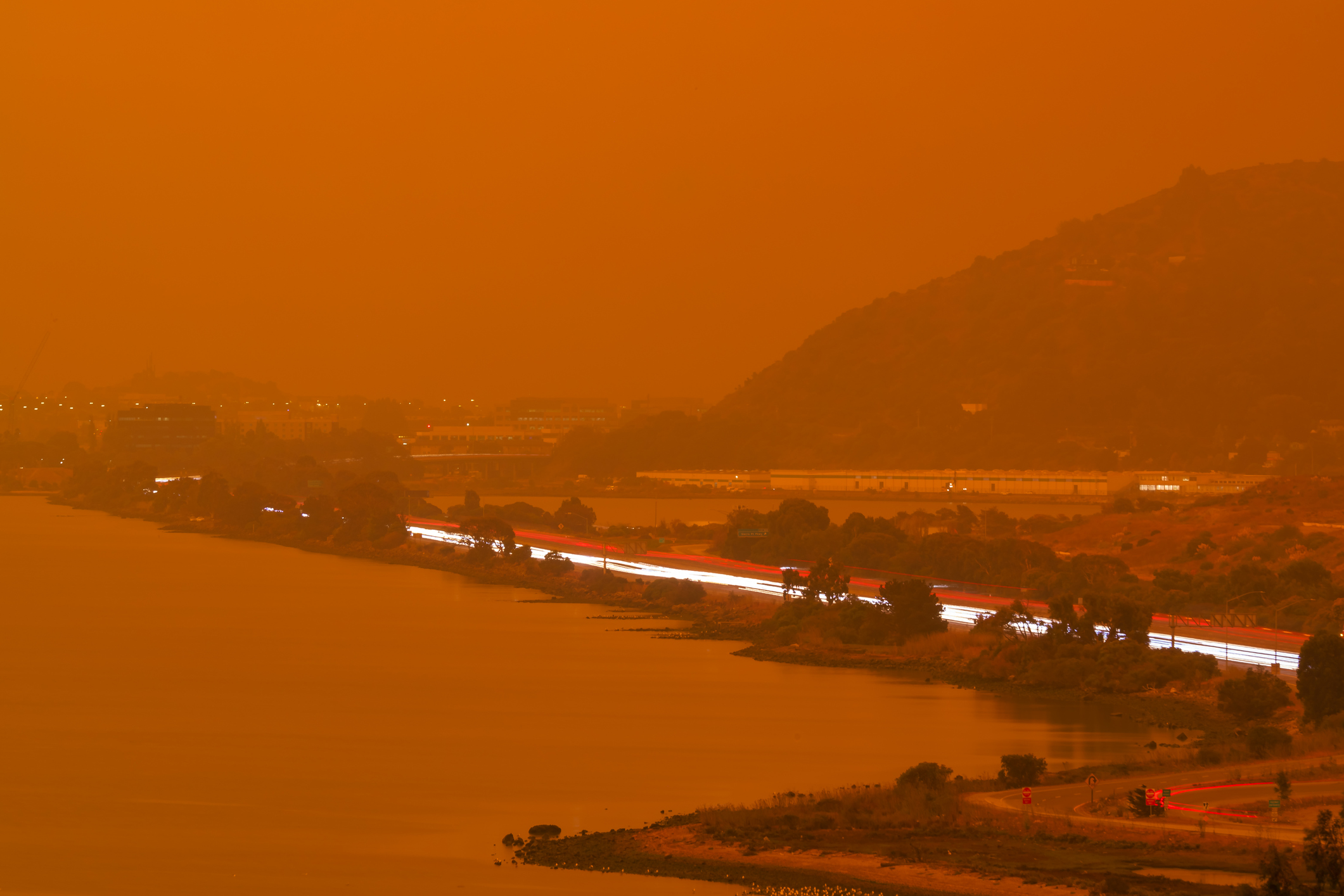 A smokey and hazy fog covers an area of California, making day look like night.