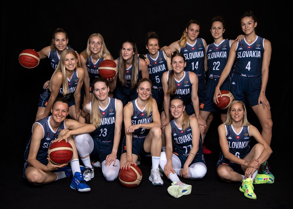 A group photo of the Slovakia women's national team.