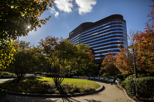 exterior of penn patient pavilion