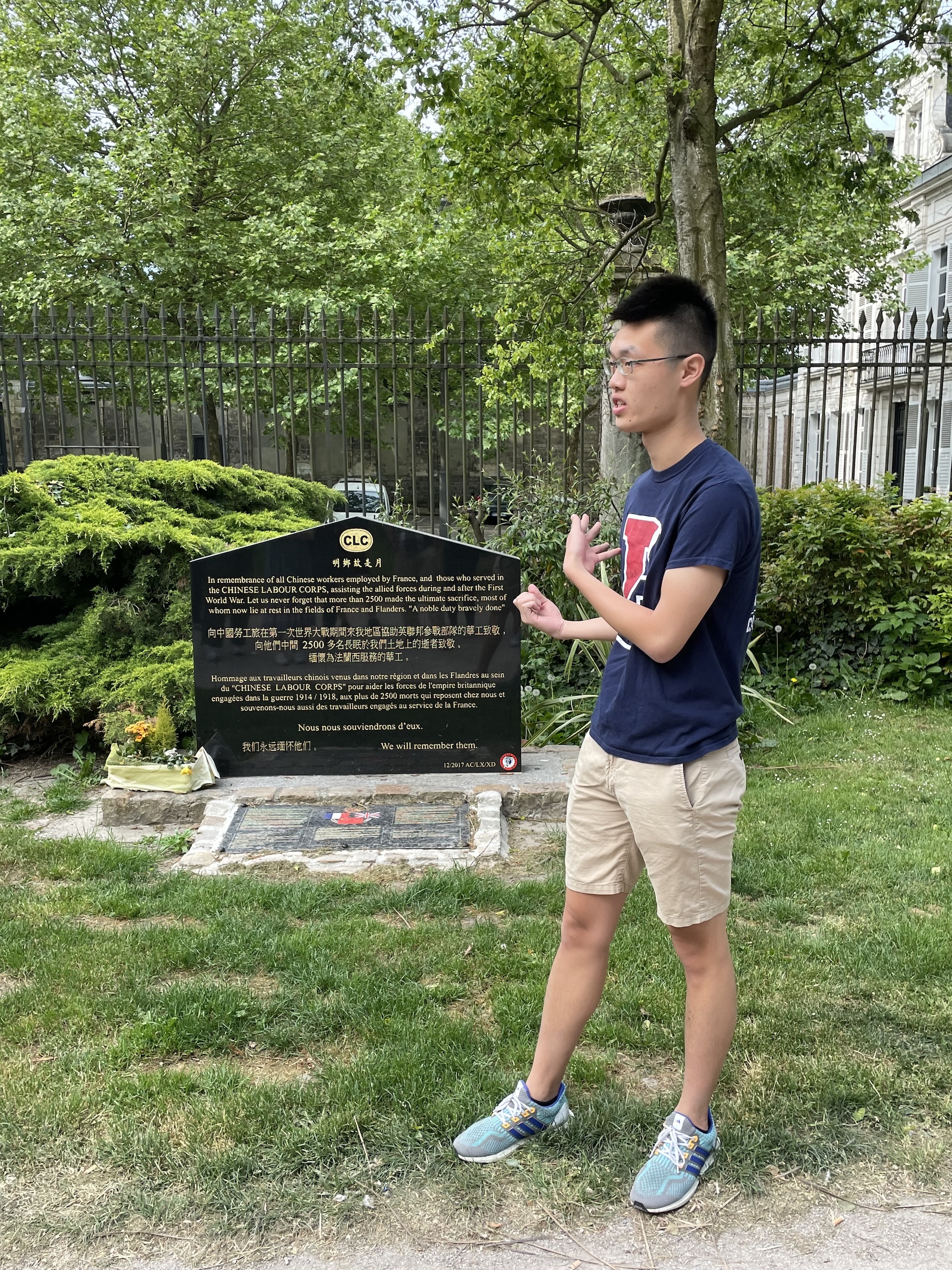 Jiayi Li discusses a monument to Chinese workers who died during the Great War