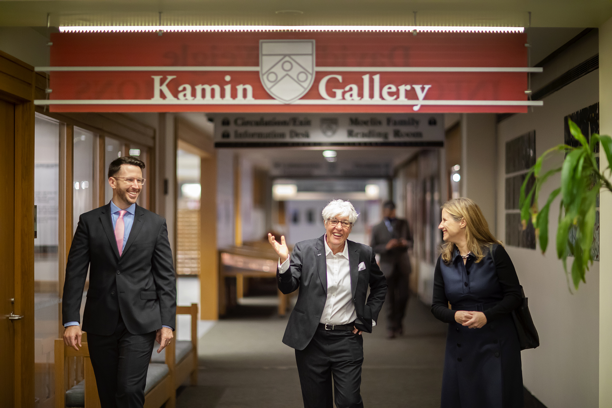 penn president liz magill visits the penn libraries and kamin gallery