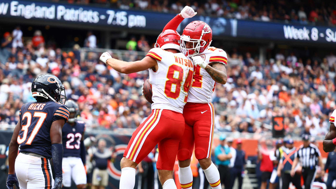 Justin Watson (No. 84) celebrates with a teammate after scoring a touchdown against the Bears on Aug. 13. 