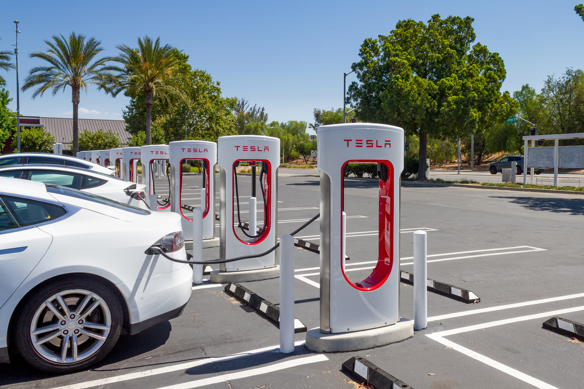 Five takeaways about Tesla's push to be the EV charging standard | Penn  Today