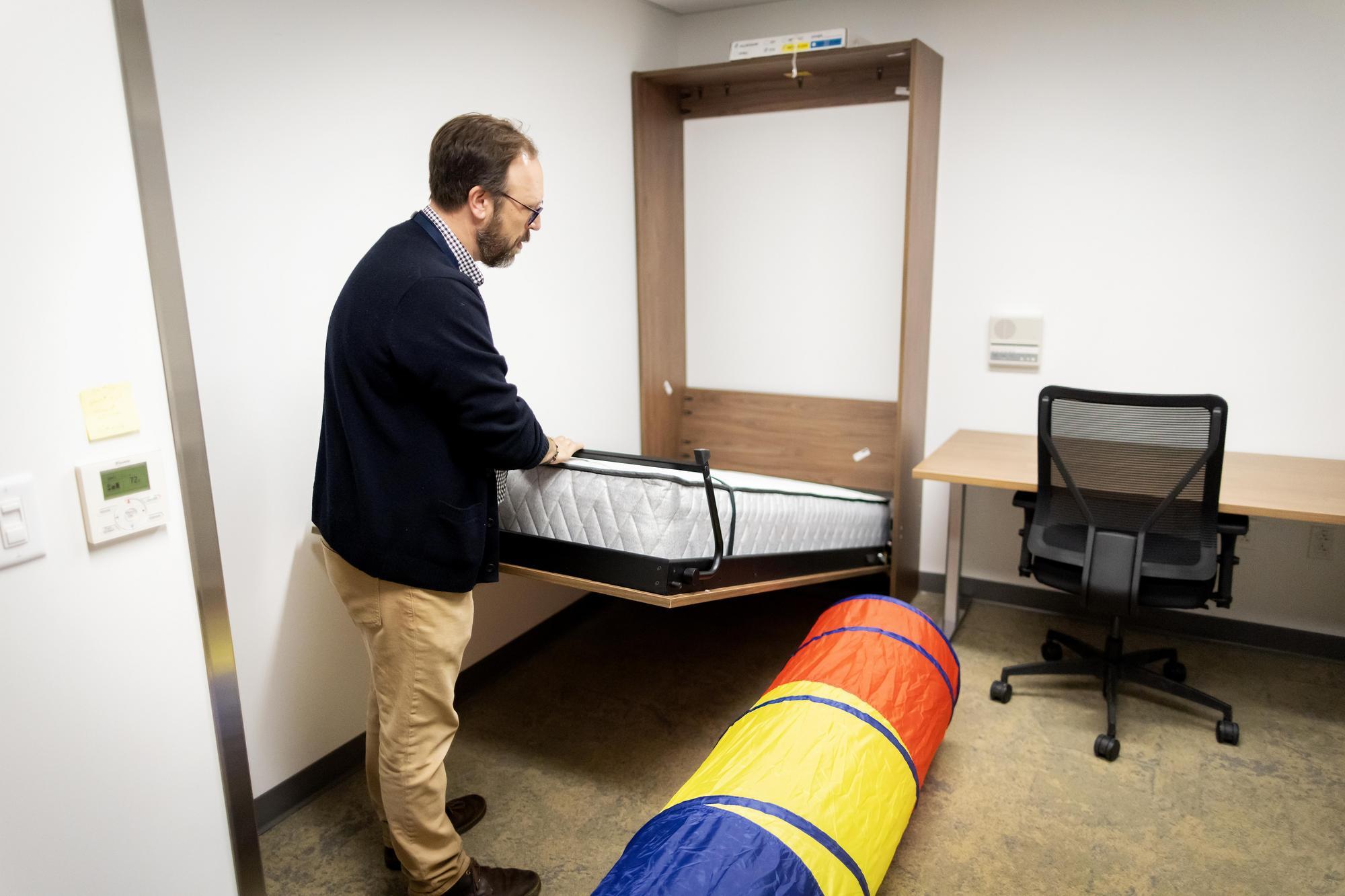 Brock Kirwan in room at neuroimaging facility.