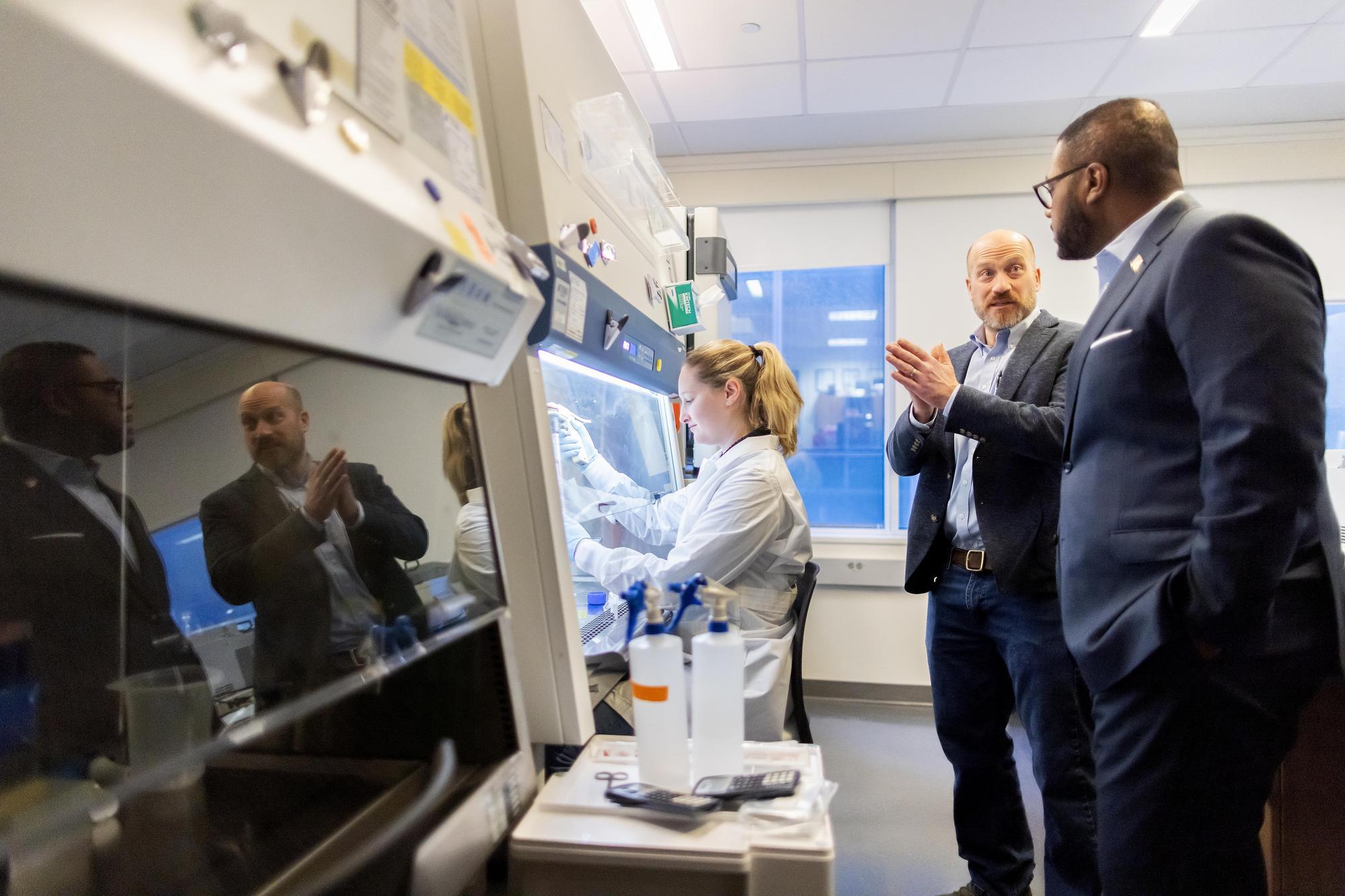 Scott Hensley and Lieutenant Governor Austin Davis in lab.