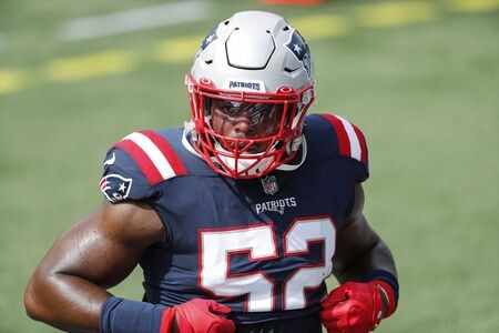 Brandon Copleland playing for the New England Patriots