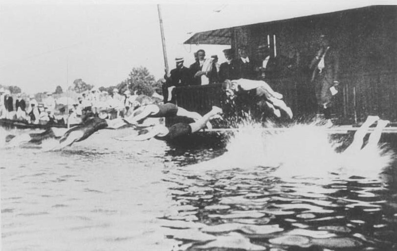Swimming events were held in the raging Seine River.