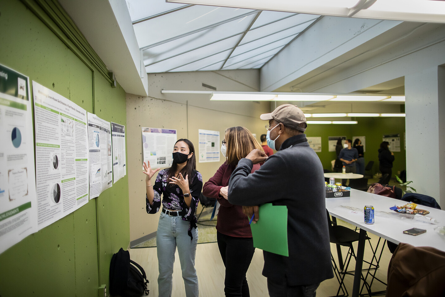 professors Kathleen Morrison and Joseph Francisco teach Humans and Earth Systems class