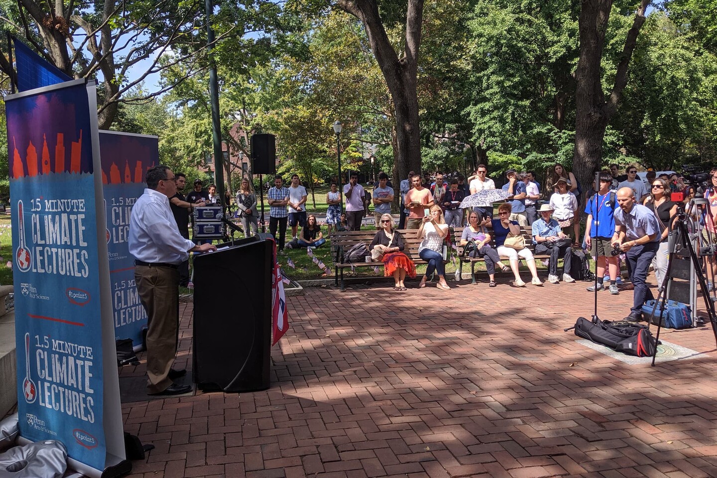 Howard Neukrug giving a public lecture.