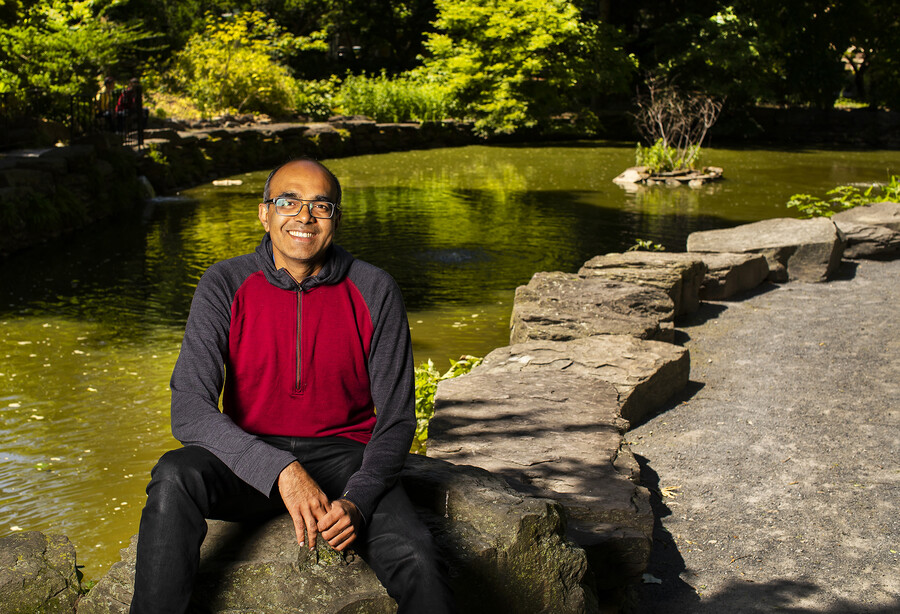 A portrait of Vijay Balasubramanian