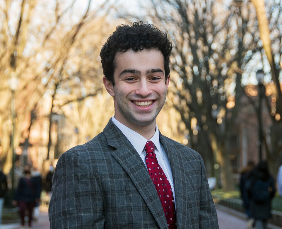 Alex Frumovitz headshot.