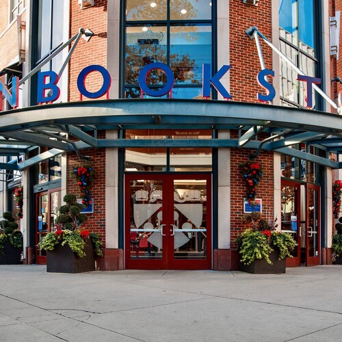 Entrance of Penn Bookstore with festive decoration.