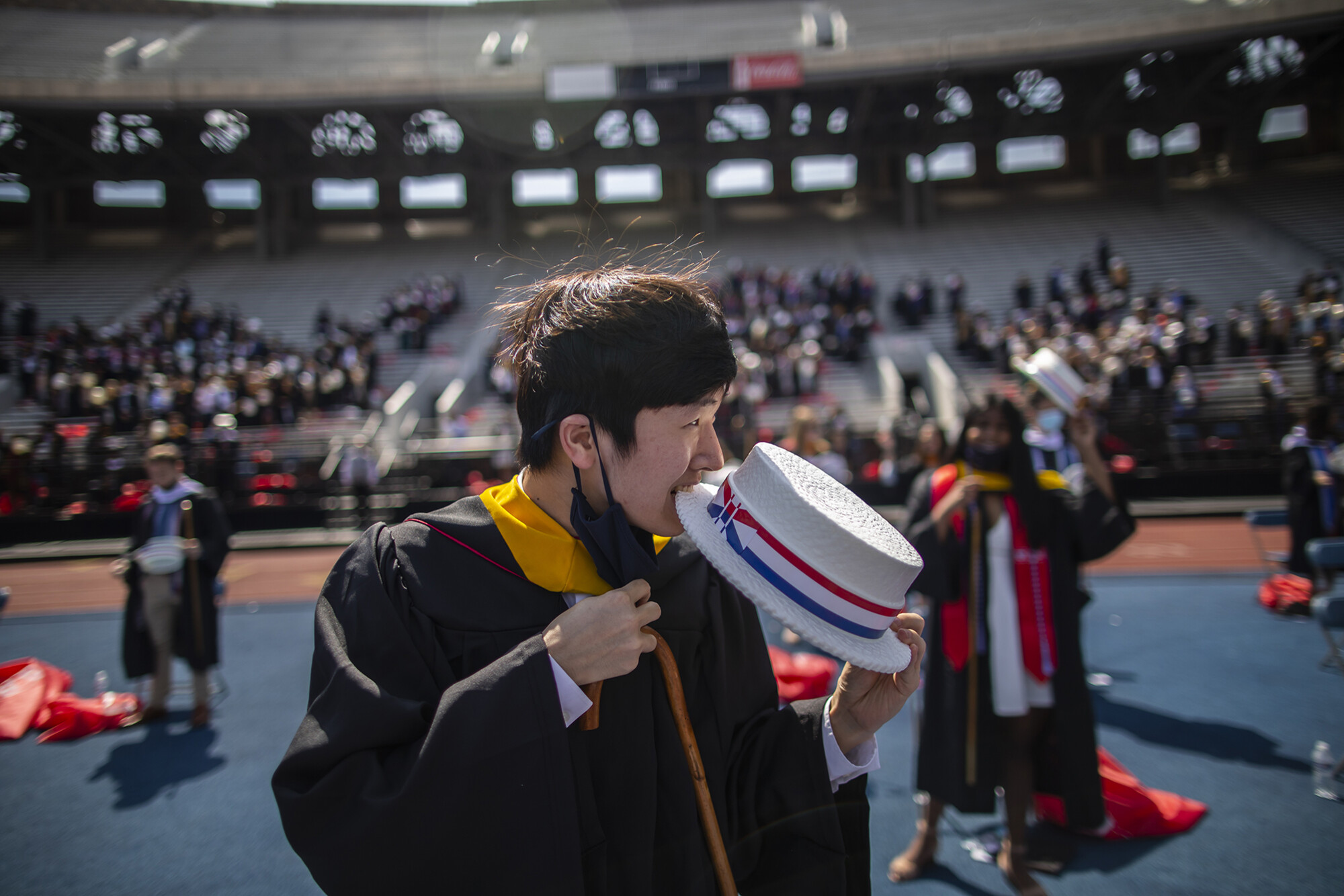 graduate biting hey day hat