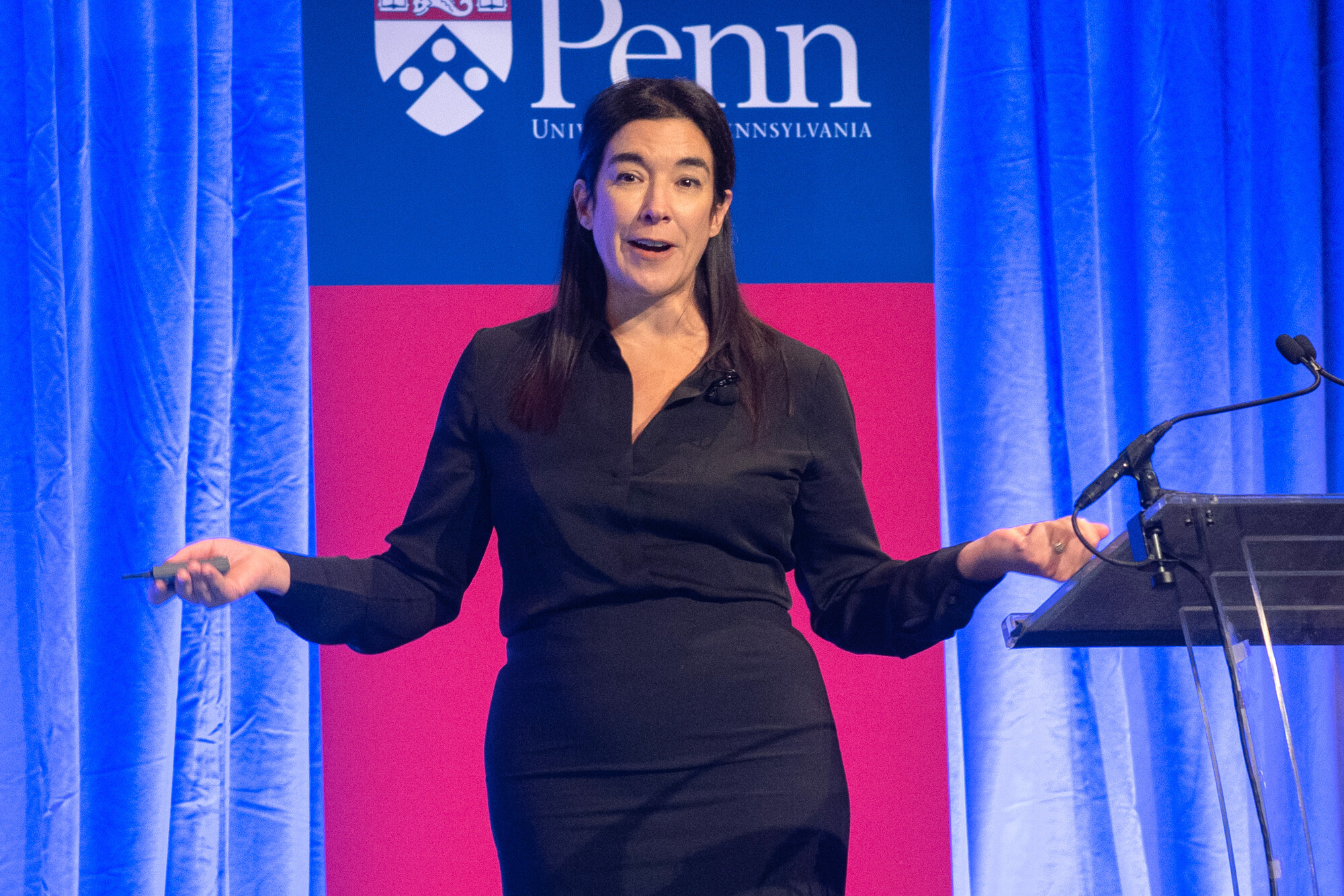 Dolores Albarracín speaking at podium