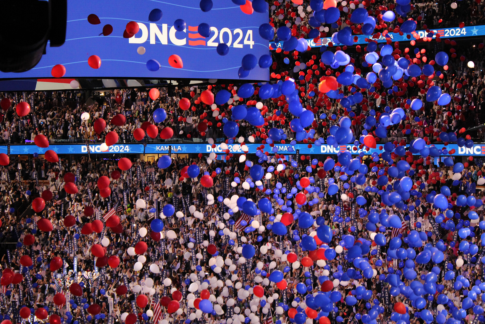 balloons falling during the democratic national convention