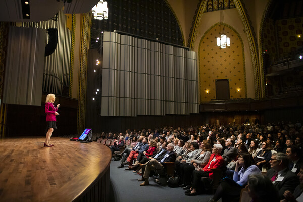 penn_president_amy_gutmann_addresses_crowd_of_parents_at_family_weekend_2018