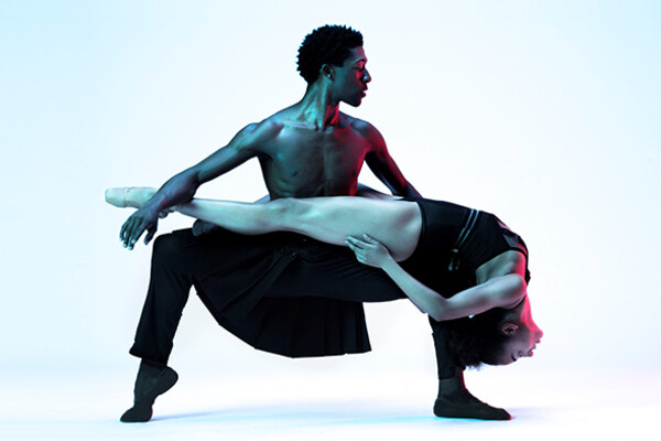 A pair of dancers performing ballet
