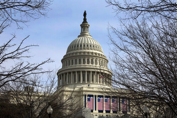 the capitol building in washington dc