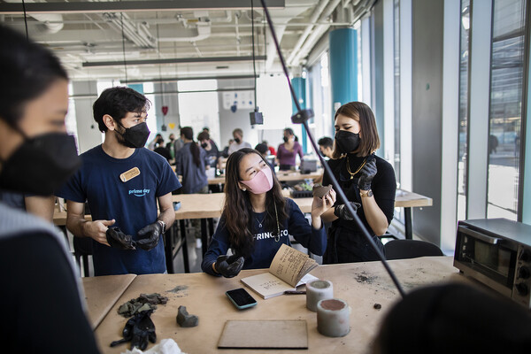 students working in tangen hall lab