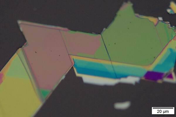 Microscopic view of iron phosphorous trisulfide.