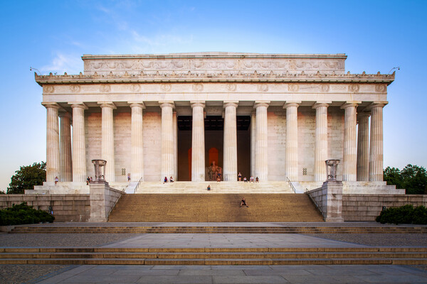 Steps in front of the Lincoln Memorial in daylight.