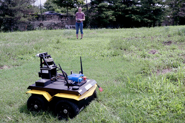 remote controlled robotic vehicle