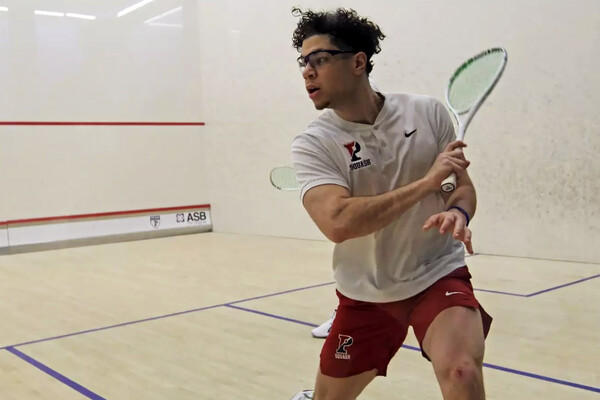 Abdelrahman Dweek playing squash at Penn.