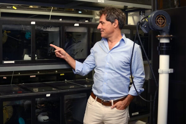 Oriol Sunyer in his lab.